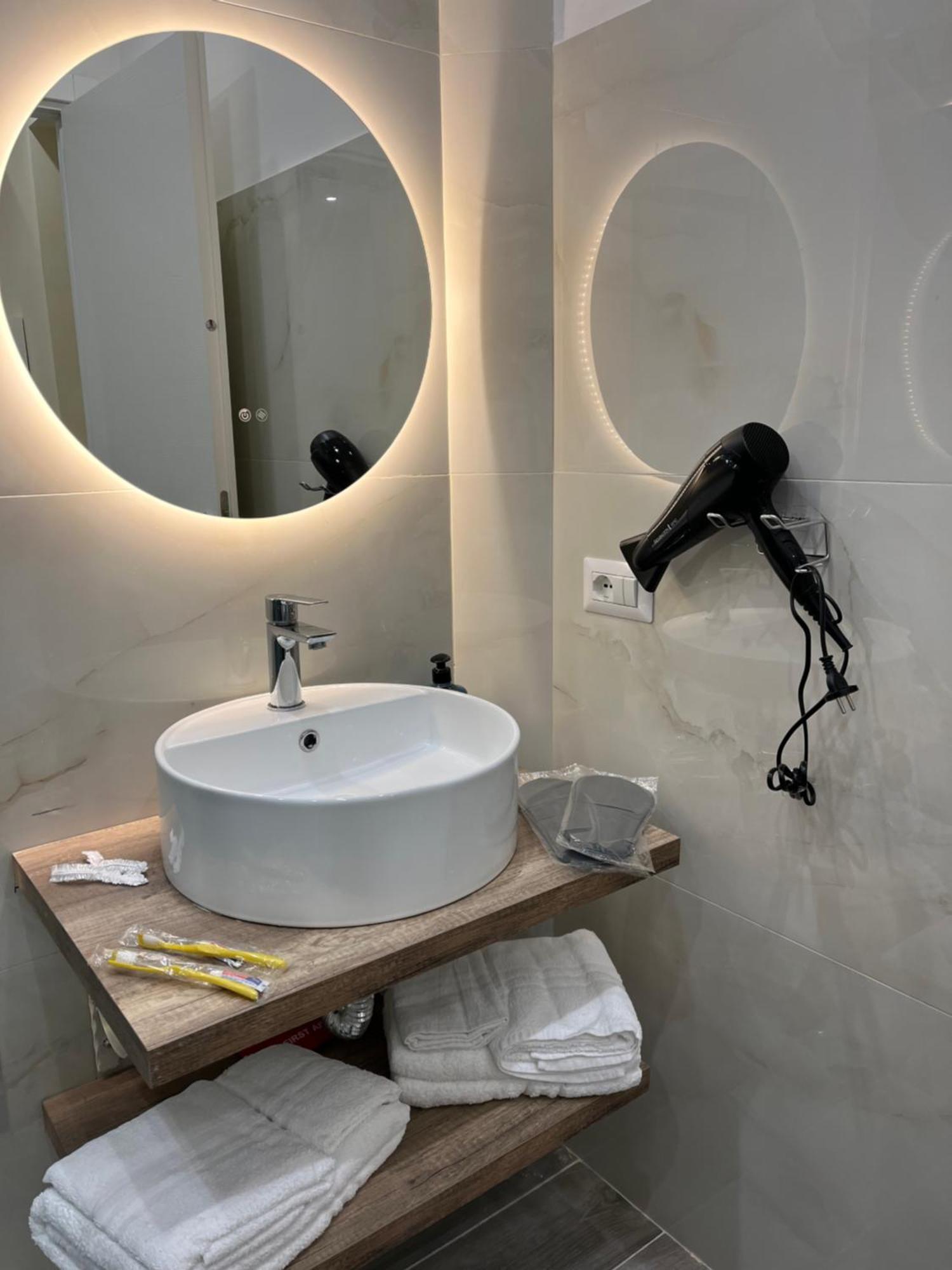 Cloes Rooms Napoli Екстер'єр фото
