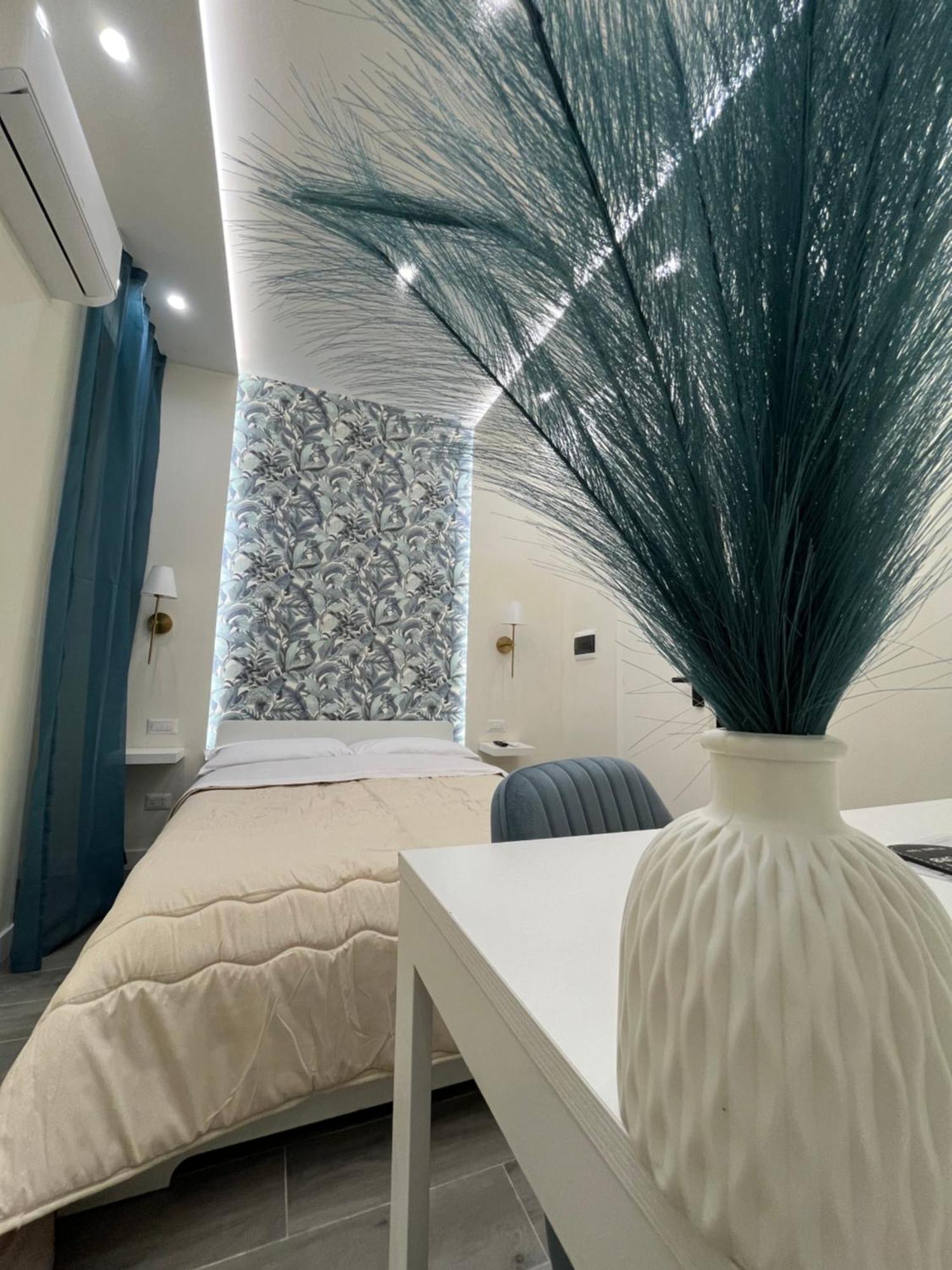 Cloes Rooms Napoli Екстер'єр фото